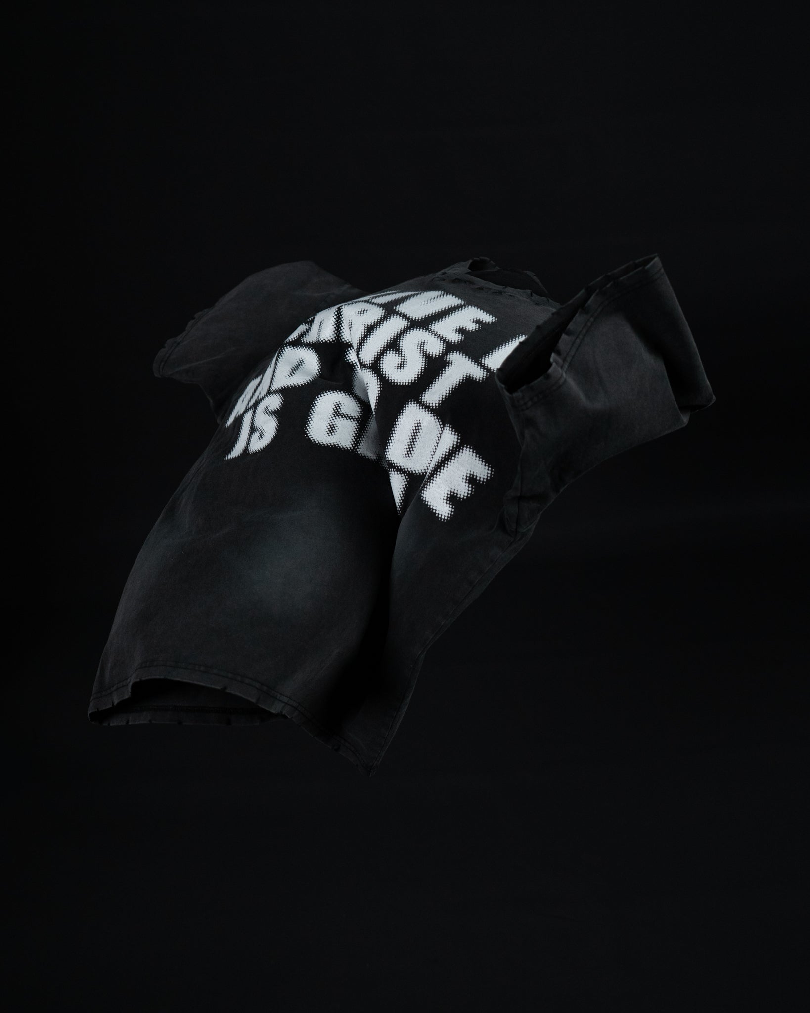 LIVE IS CHRIST TEE